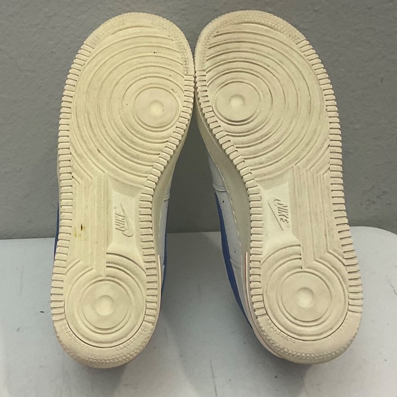 Size US 10 / EUR 42 ( WMNS) NIKE AIR FORCE 1 - DR148-100 , White / Blue, Leathe - Picture 8 of 8